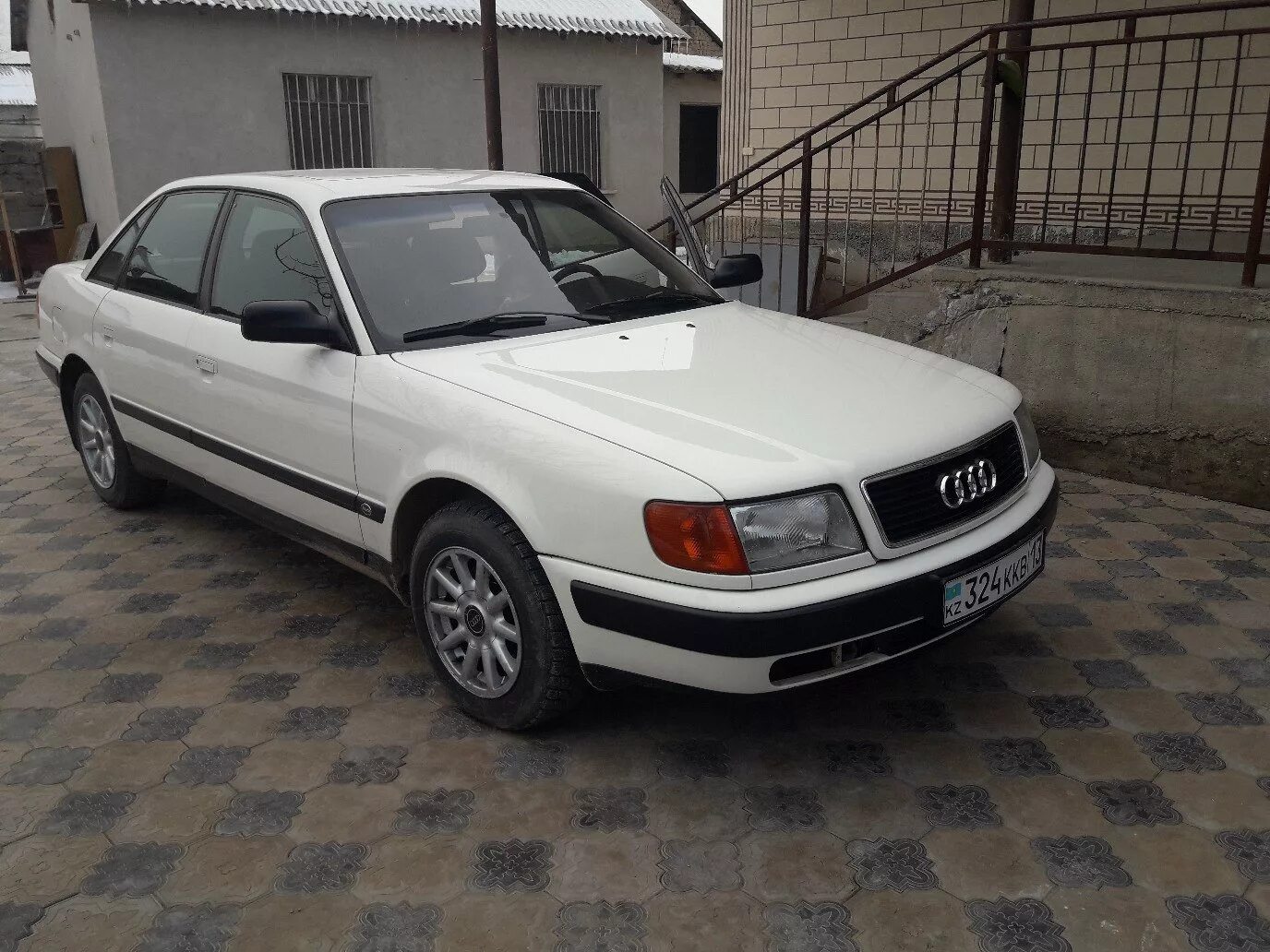 Купим ауди 100с4. Ауди 100 с4 белая. Ауди 100 45 белая. Audi 100 c4 белая. Ауди 100 91 года.