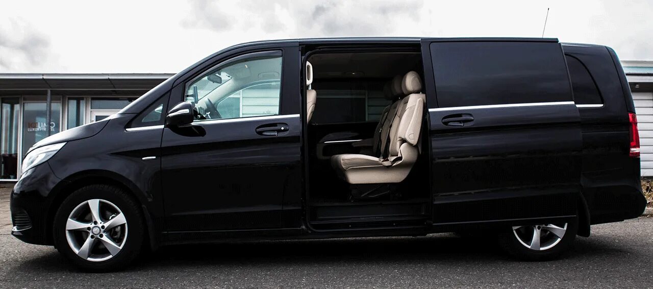 Трансфер аренда с водителем. Mercedes v class taxi. v class трансфер. трансфер минивэн. минивэн бизнес класса.