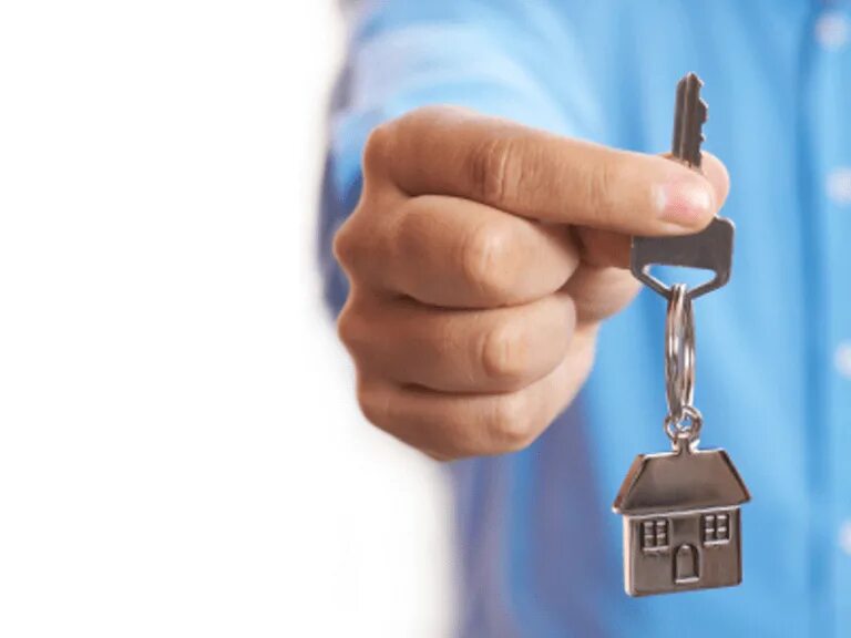 Квартиры первый ключ. Ключи от квартиры. Получили ключи от квартиры. Вручгкние ключей отквартиры. Ключи от квартиры в руке.