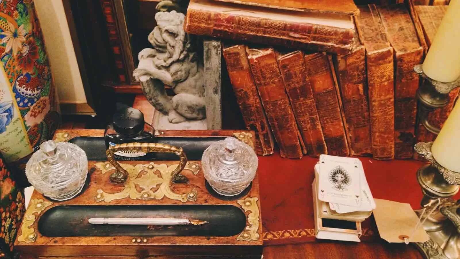 Окаменелости коркинского разреза. Бастын аа5ааччы. Карманные часы 18 век. Фунтовый разновес с клеймом буква н. Антиквариат предметы старины.