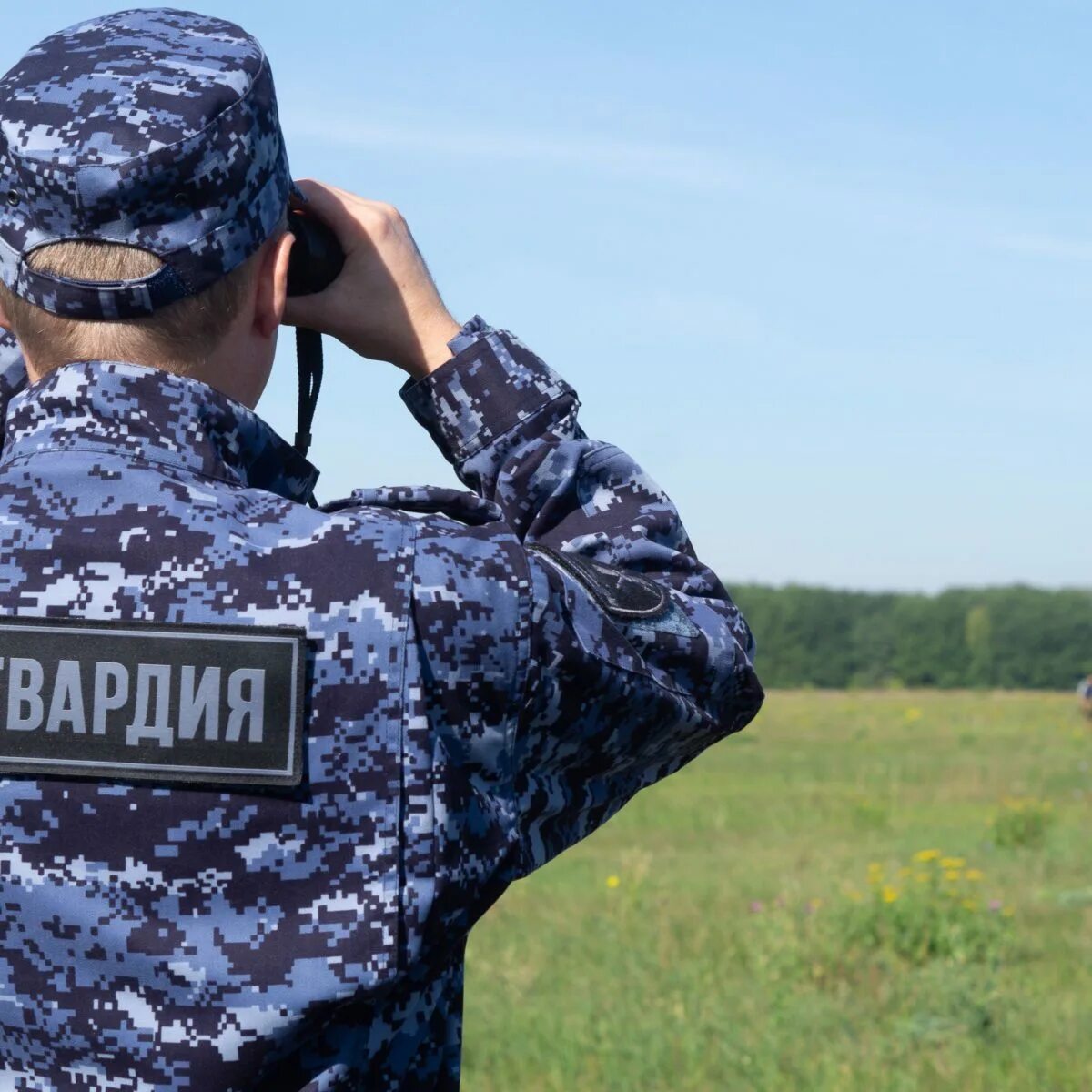 Росгвардия лнр вакансии. Бронежилет росгвардия. Росгвардия лнр вакансии. Современная армия украины. Арсенал склад оружия и боеприпасов.