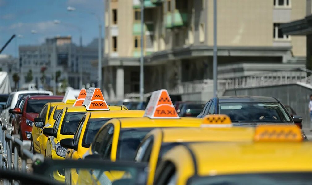 Такси мгу. Московское такси. Фото такси машин. Такси в новой Зеландии. Лондонское такси красивые фото.