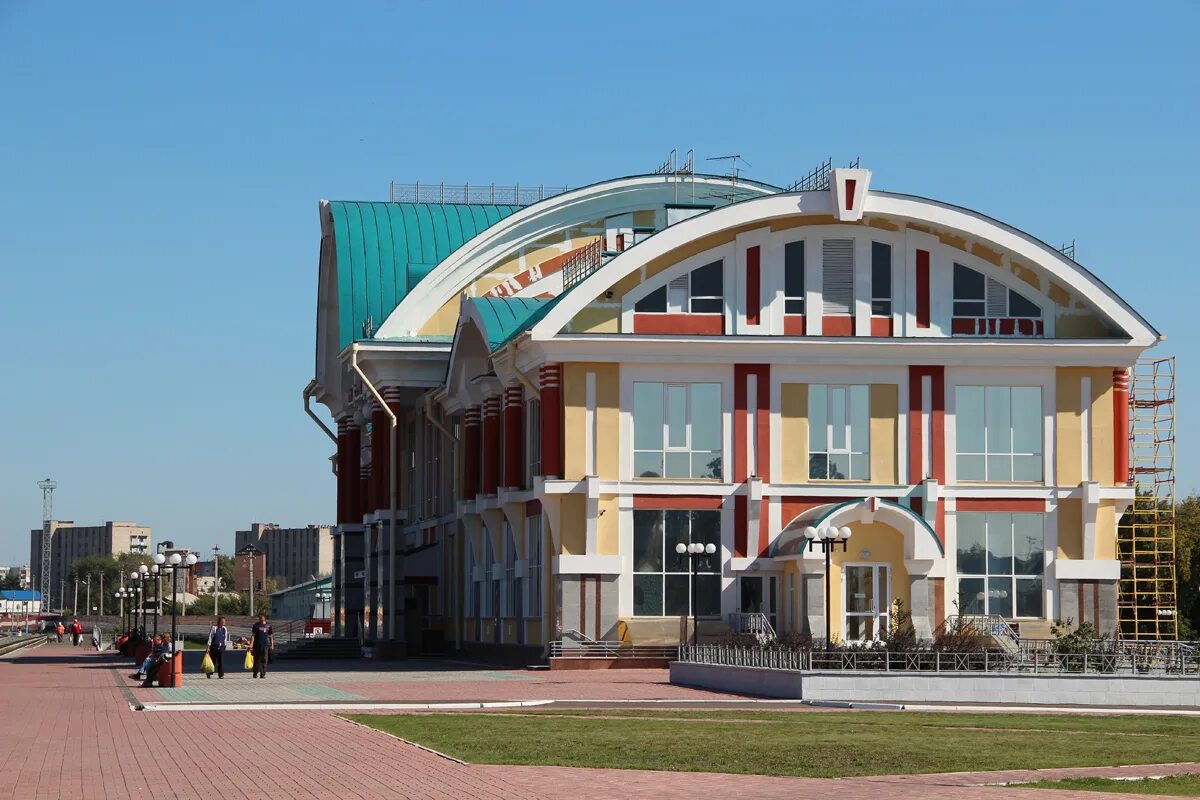 главный жд вокзал бийск. вокзал бийск. жд бийск номер. поезд в бийске на жд вокзале. жд вокзал бийск.