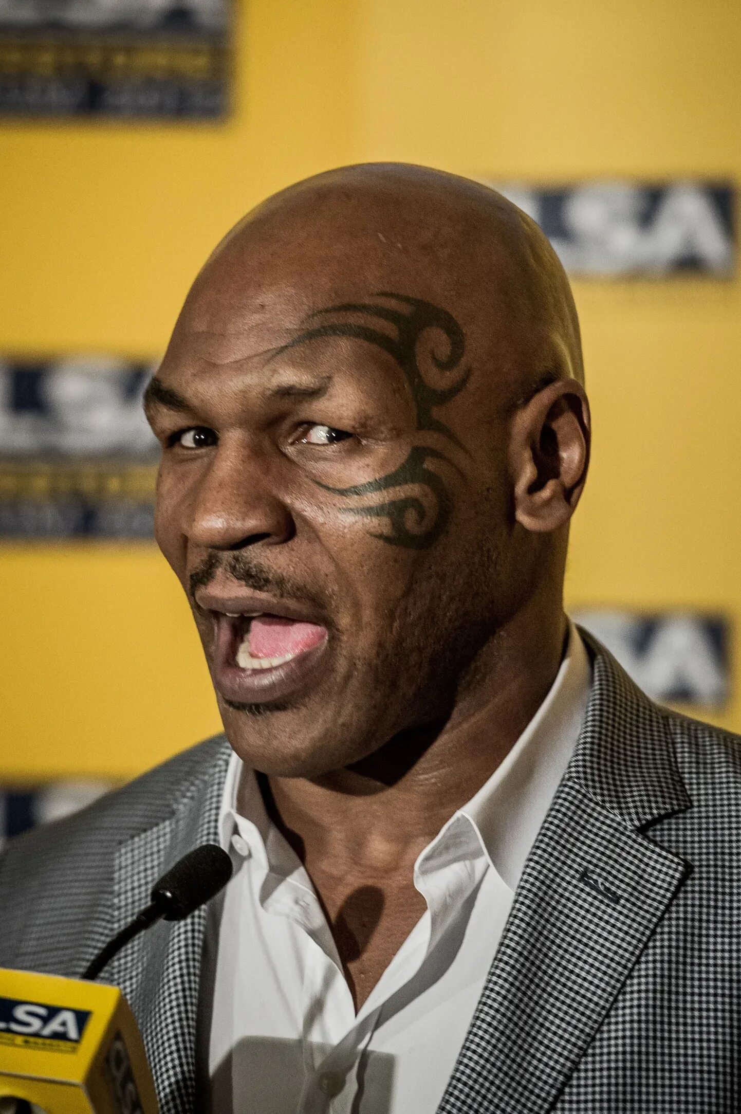 Майк тайсон за что посадили. Майк тайсон. mike tyson. тайсон. майк тайсон фото.