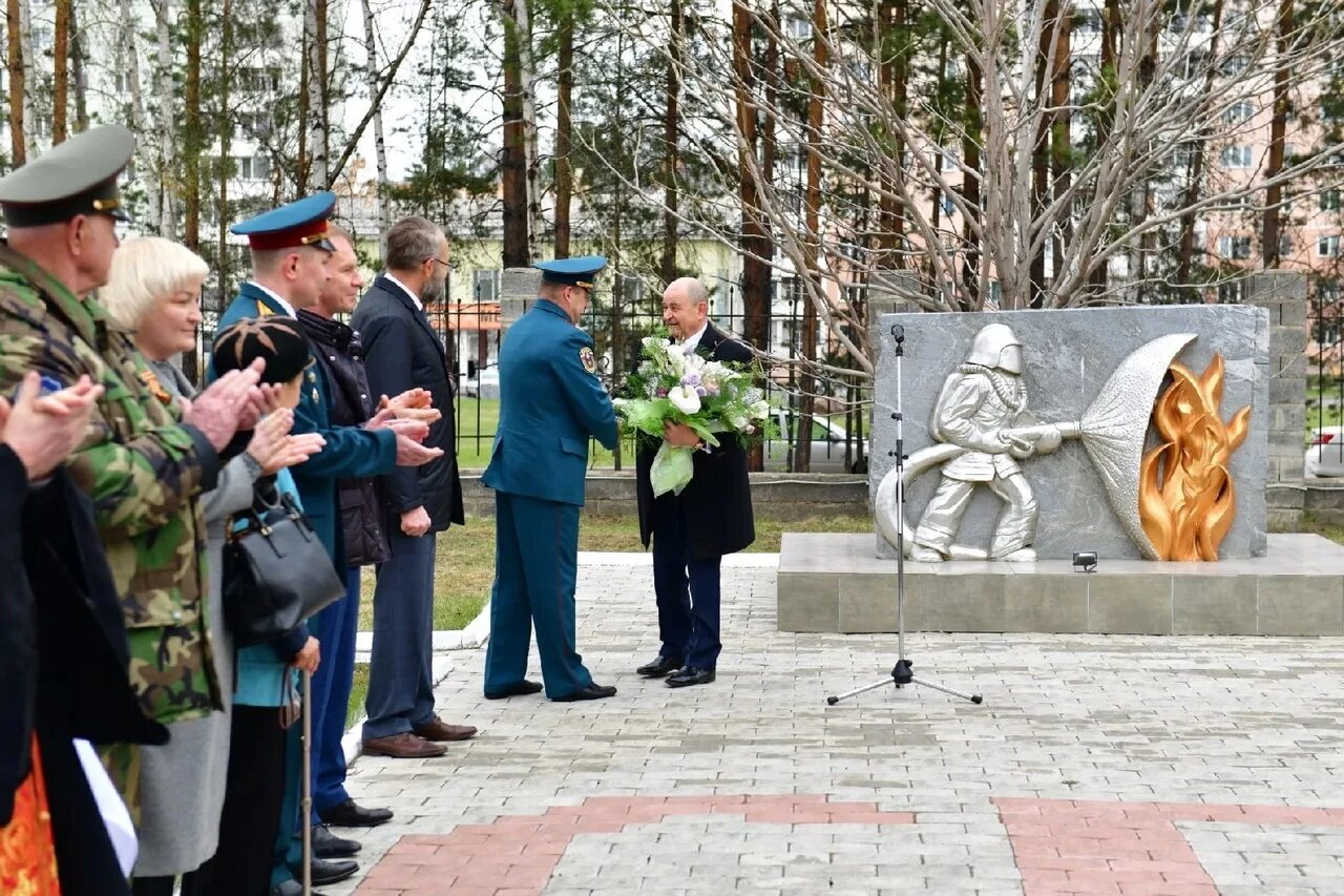 Сквер Победы Красноярск. Мемориал пожарным. Горнозаводск сквер Победы. Сквер Победы сквер Победы. 9 мая красноярский край