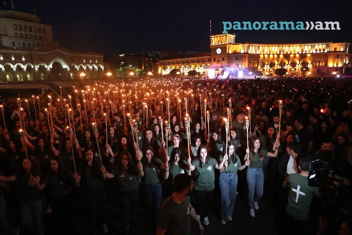 В ереване пройдет. Факельное шествие в Ереване 23.04.2023. Факельное шествие в Армении. 23 Апреля факельное шествие Ереван. Факельное шествие в Ереване 2022.