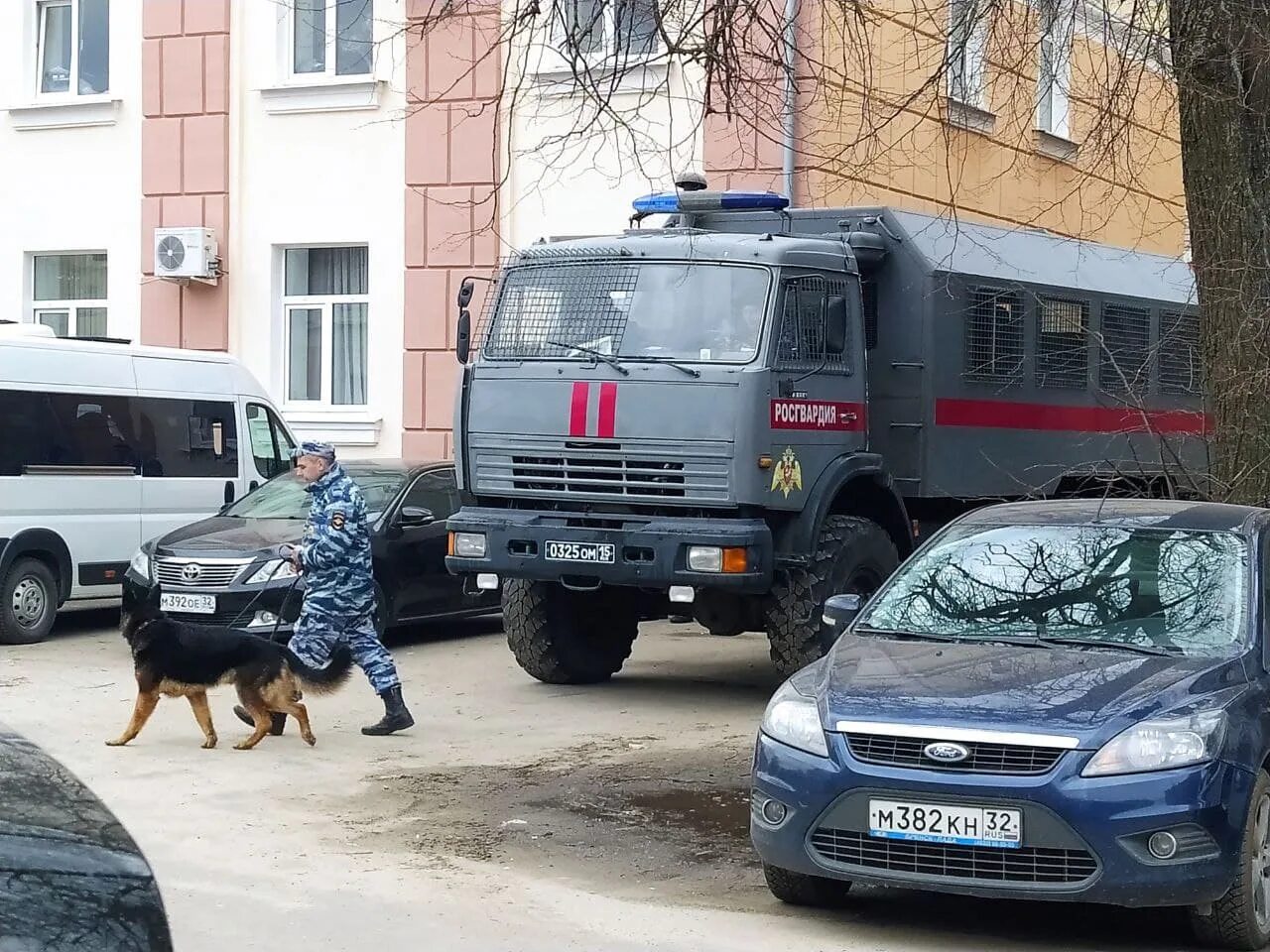 Полиция в центре Брянска сегодня. Хотоа из Брянска.