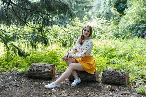 Красивые девушки в парке. 