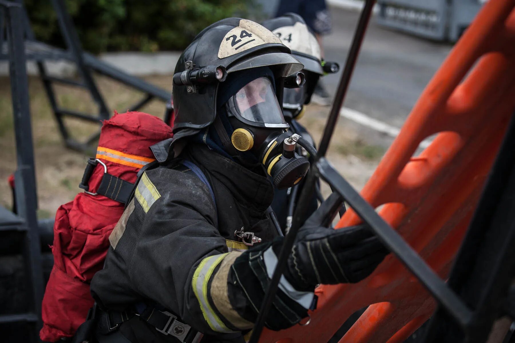 Создание газодымозащитной службы. Создание газодымозащитной службы. Газодымозащитная служба. Гдзс мчс. Виды службы в вс рф презентация.