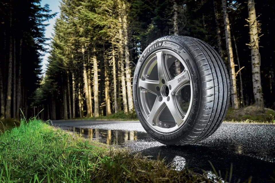 Фото резины. Michelin Pilot Sport ps4 SUV. Мишлен пилот спорт 4 275/55 r19. Автомобильная шина Michelin Pilot Sport 4 255/45 r19 104y летняя. Автомобильная шина Michelin Pilot Sport 205/50 r17 89y летняя.