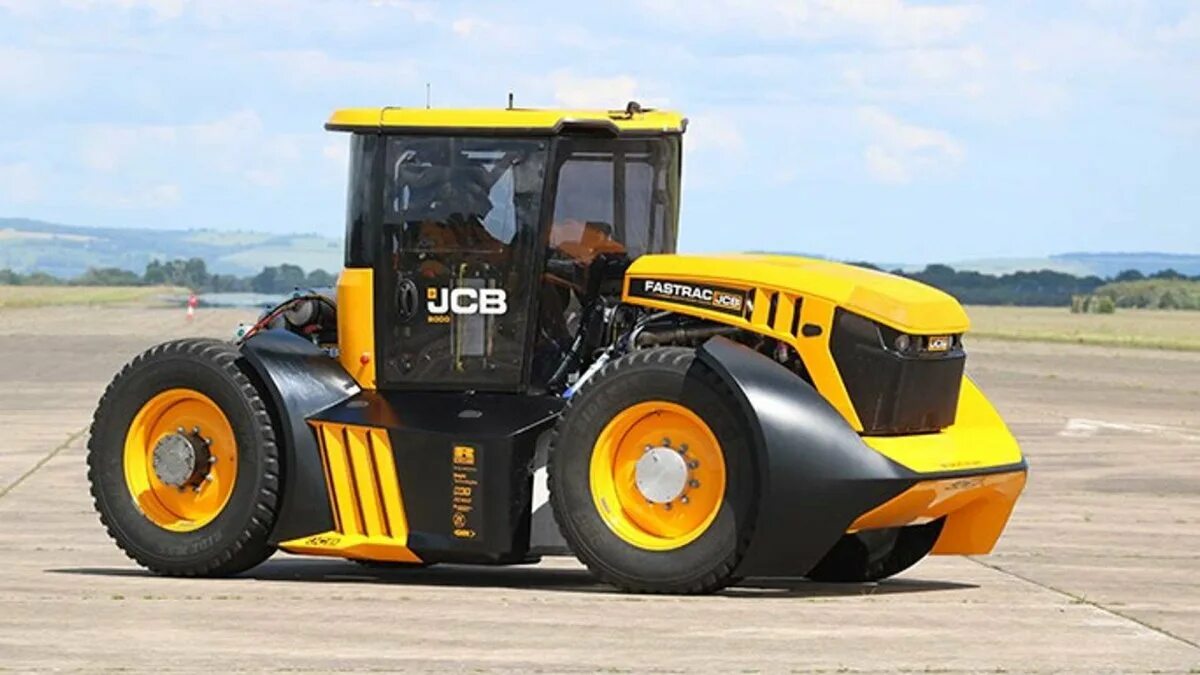 Самой дорогой трактор. Трактор JCB Fastrac. JCB Fastrac 8000. Трактор JCB Fastrac 8000. JCB Fastrac two 247 км/ч.