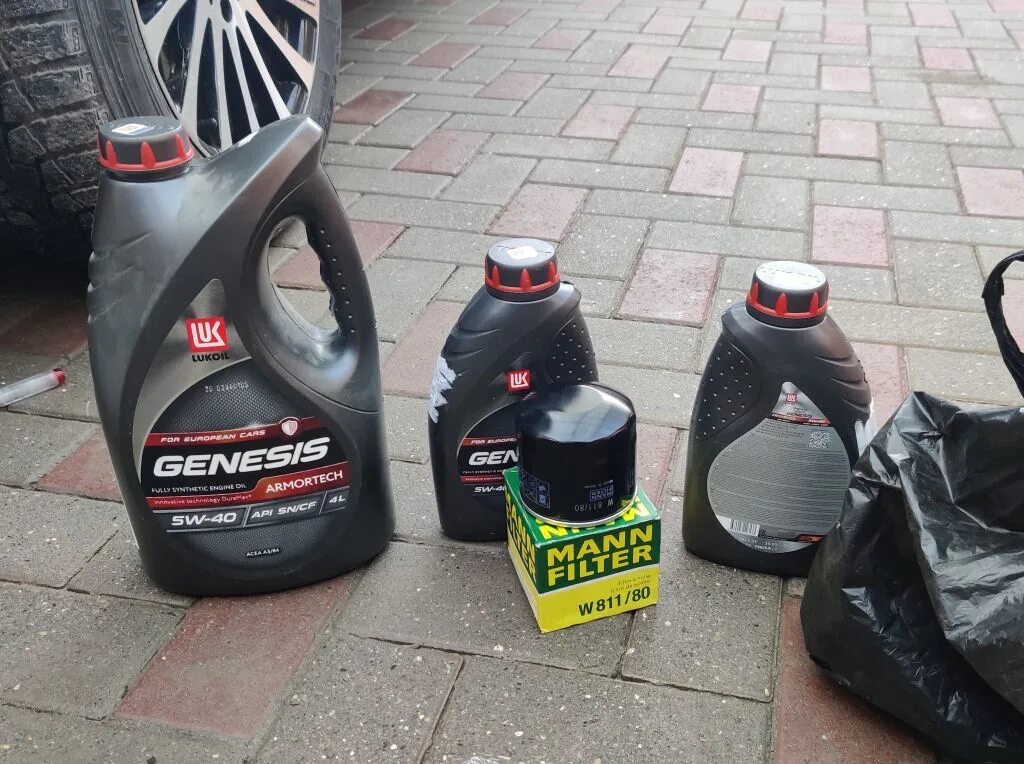 Какое масло льют хендай ix35. Lukoil genesis armortech 5w-30 hyundai ix35. моторное масло лукойл для хендай ix35. масло хендай ix35 2.0. масло для ix35 2.0 бензин.