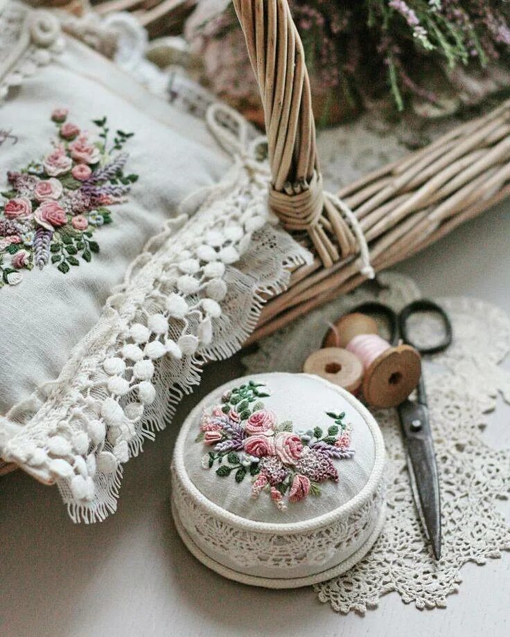 Рукоделие 21. Рукоделие 21. Рукоделие вышивка гладью. Рукоделие для девочек. Бразильская вышивка надя сенкевич.