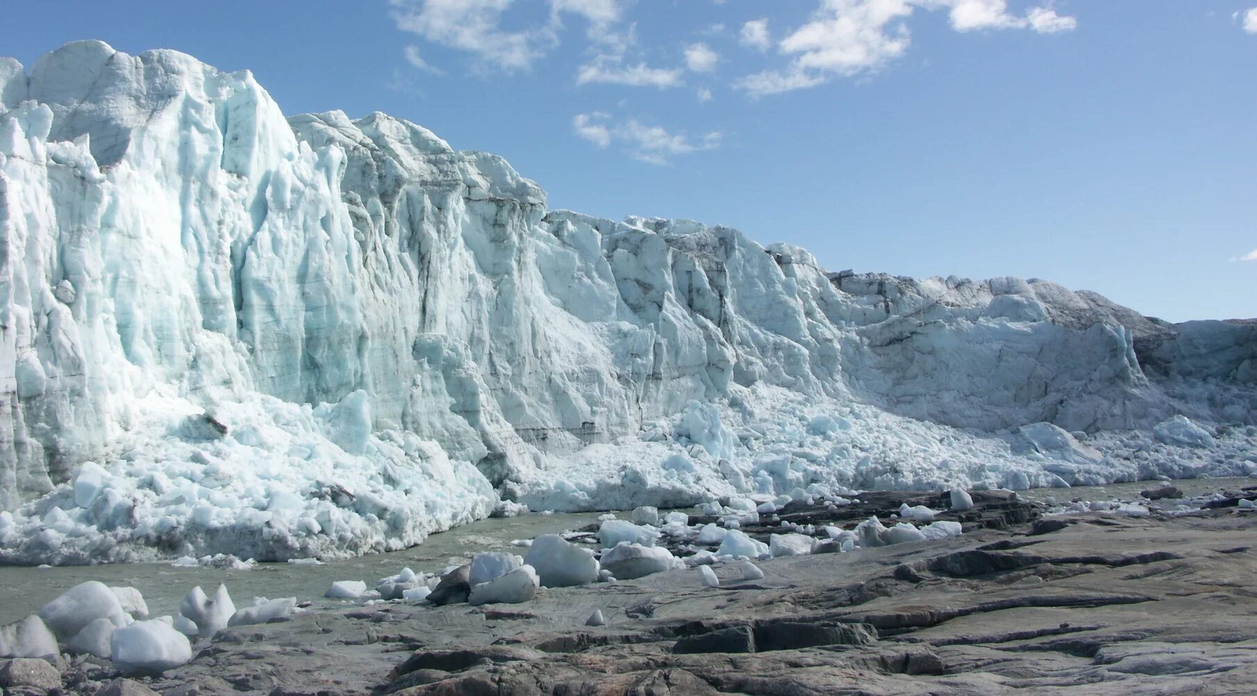Самый большой горный ледник в мире. Ледник Ламберта Антарктида. Ледяной Покров Гренландии. Кангерлуссуак-Фьорд Гренландия. Оледенение Гренландии.