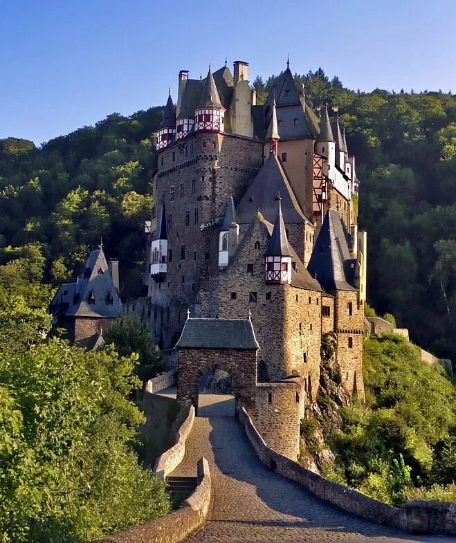 Замок Эльц, Виршем, Германия. Замок Burg Eltz. Замок Элис Кастл Германия. Замок Эльц в Айфеле..