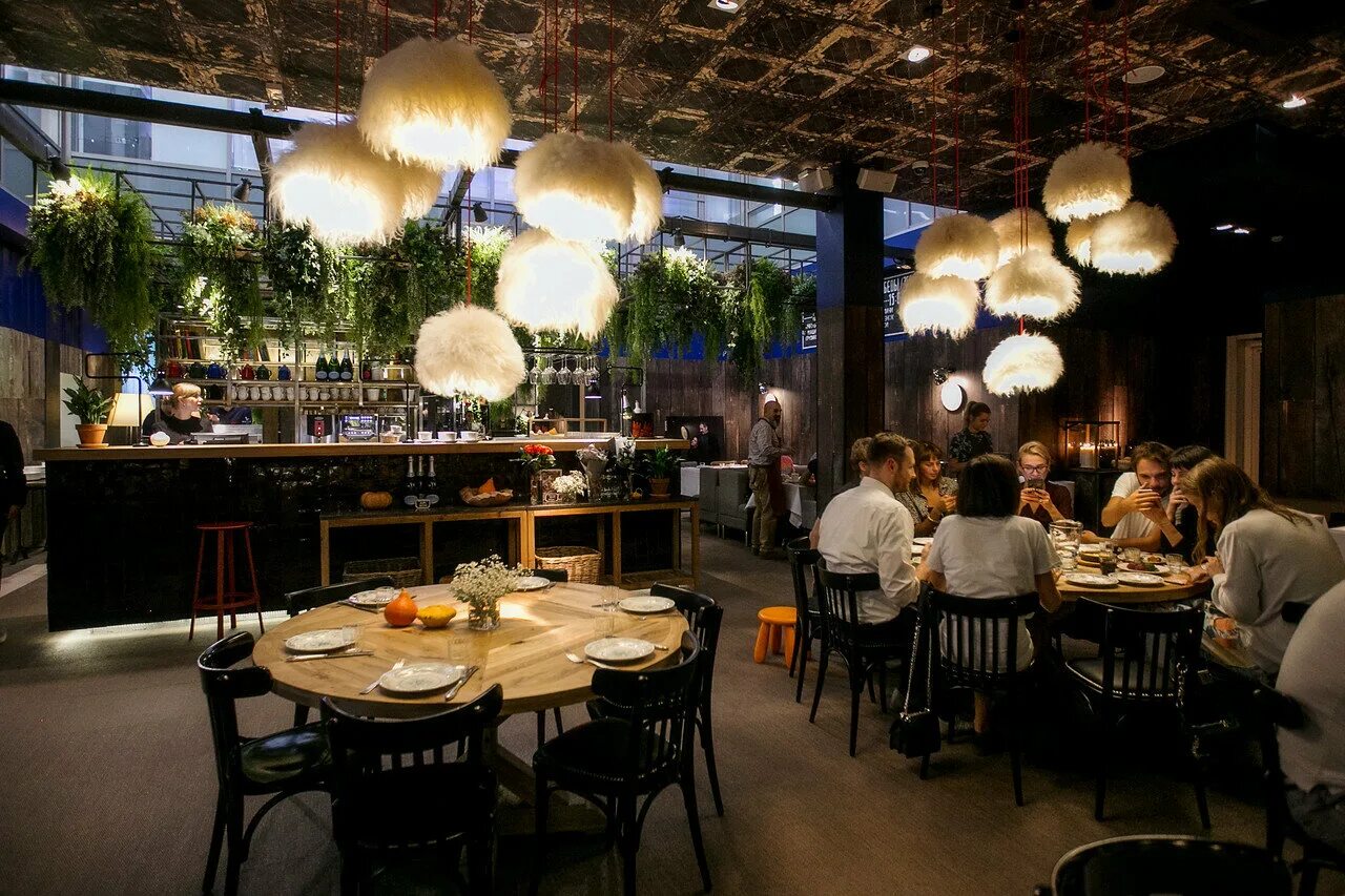 Mama tuta ресторан. мама тута ресторан москва интерьер. маматута спб ресторан. грузинский ресторан мама тута москва. хинкали в соусе.