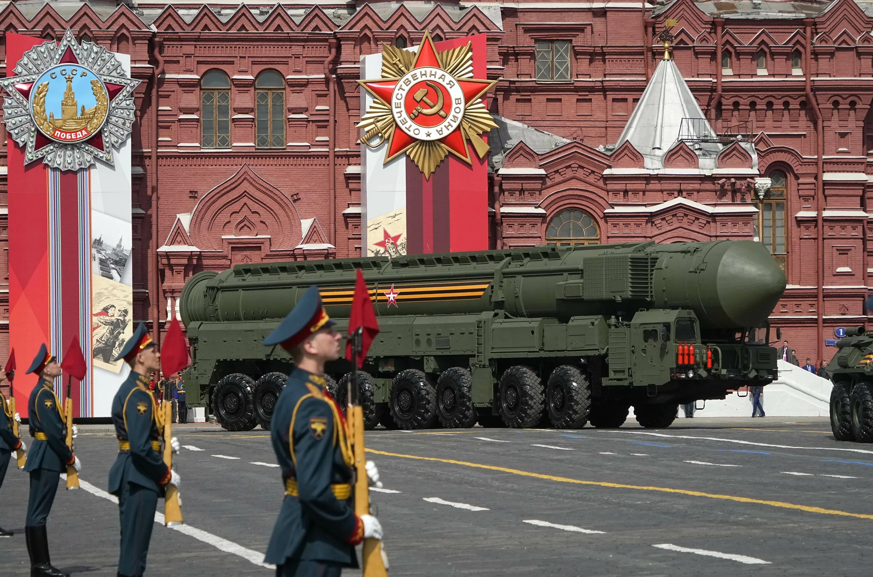 Состоится парад 9 мая в москве. Парад на красной площади 9 мая 2025. парад победы 2025 в москве техника. парад 9 мая москва. москва парад победы ярс.