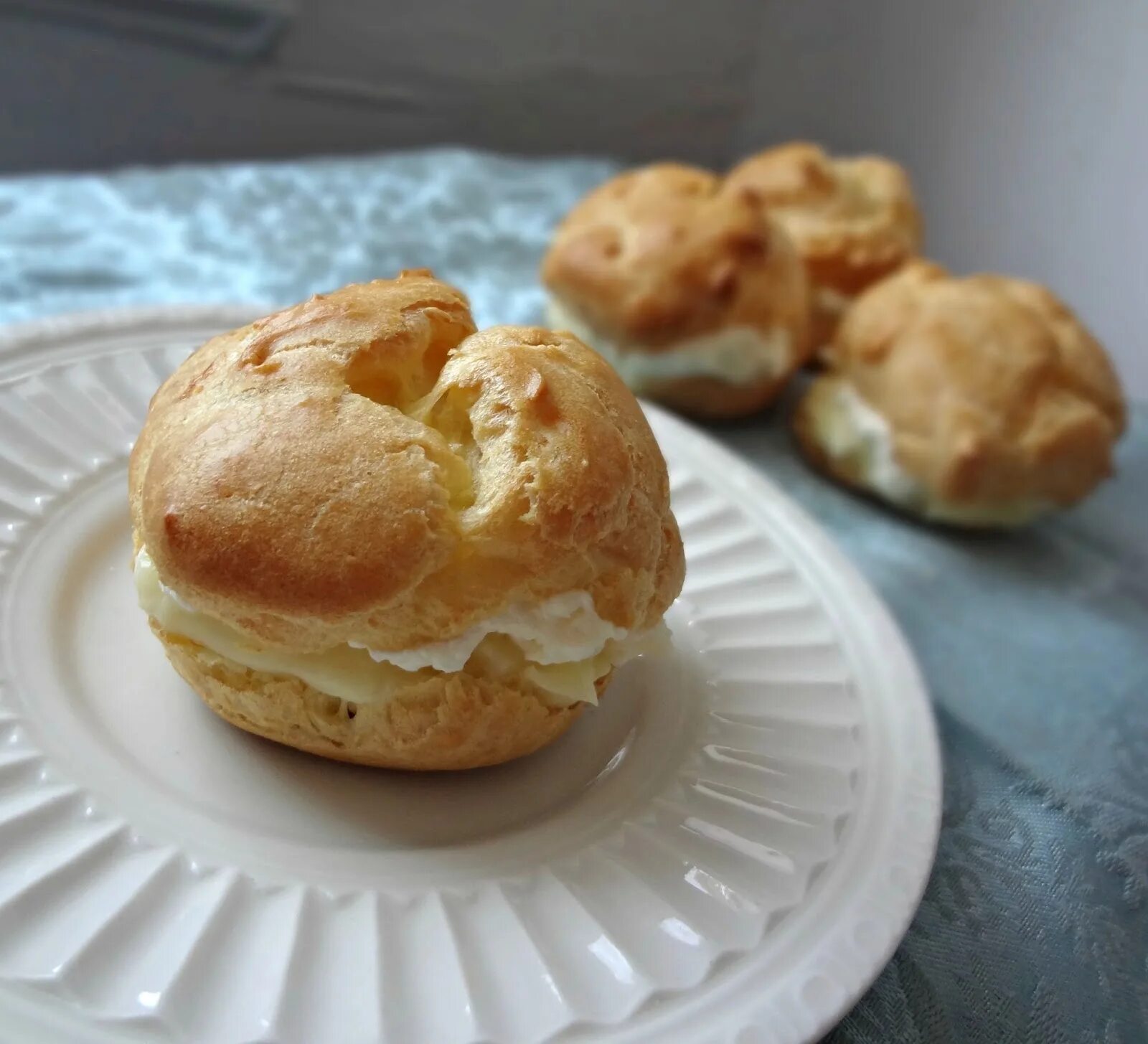 Choux a la Creme. Заварное печенье. Выпечка из заварного теста. Печенье с заварным кремушком.