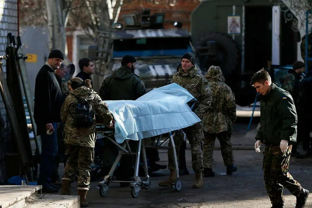 Потери мирных жителей. Мёртвые украинские военые. Мертвые украинские военные. Убитые украинские военные.