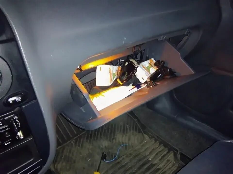 Как снять бардачок ланос Вежливое освещение салона и бардачка Lanos NIGHTON Daewoo Lanos, 1,6 л, 2002