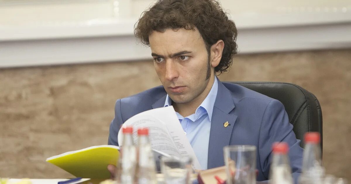 Азаду бабаеву. Азаду бабаеву