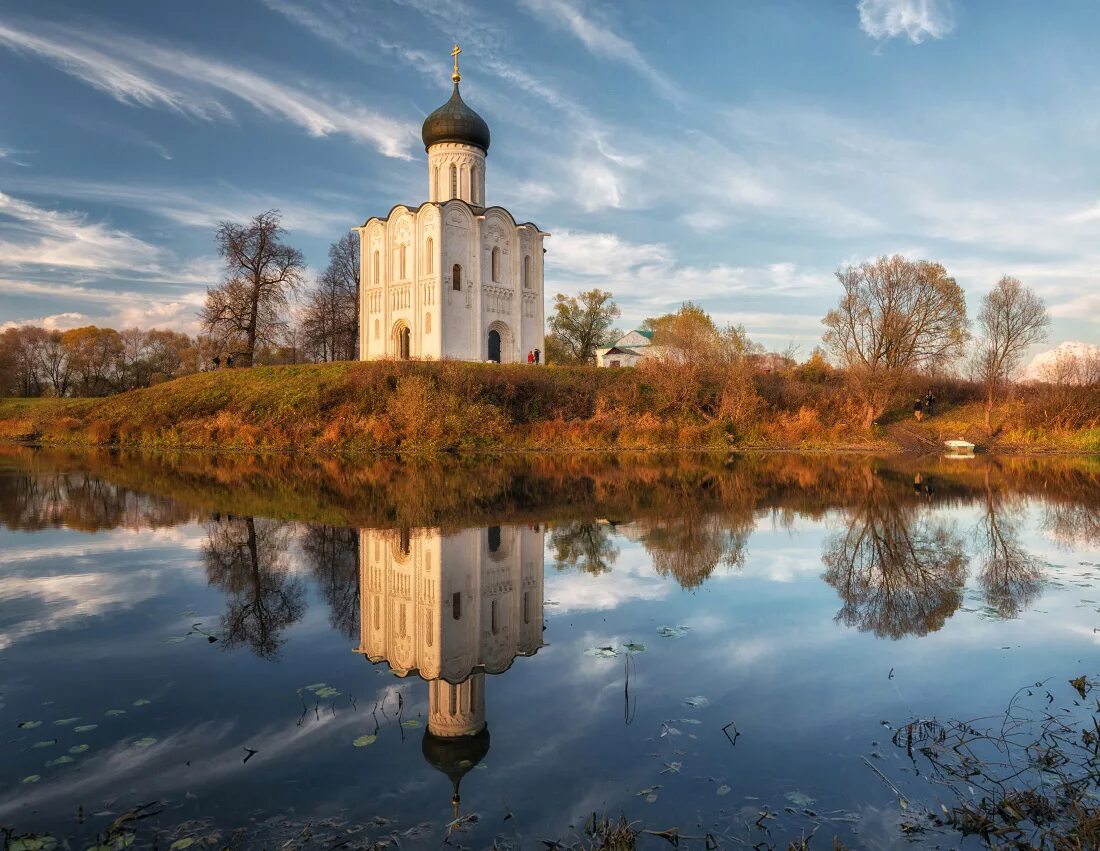 Церковь покрова на нерл. Картинки покров на нерли. Храм покрова богородицы на реке нерль. Церковь покрова на нерли автор. Храм покрова на нерли летом.