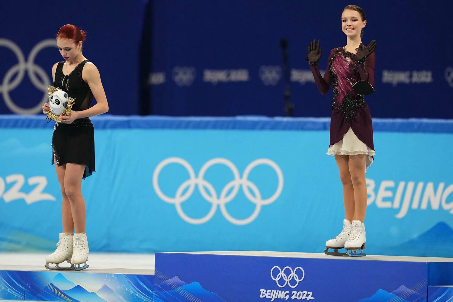 Чемпионат европы по фигурному катанию. Камила валиева чемпионат европы 2022. Софи карапетян figuristka. Кто занял 3 место фигурное. Кто занял 3 место фигурное.
