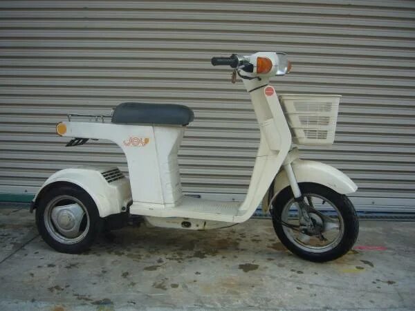 Трёхколёсный скутер хонда джой. Скутер honda 1983. Stanley 1509 honda joy. Хонда мопед 3х колесный. Скутер honda 3 колесный.