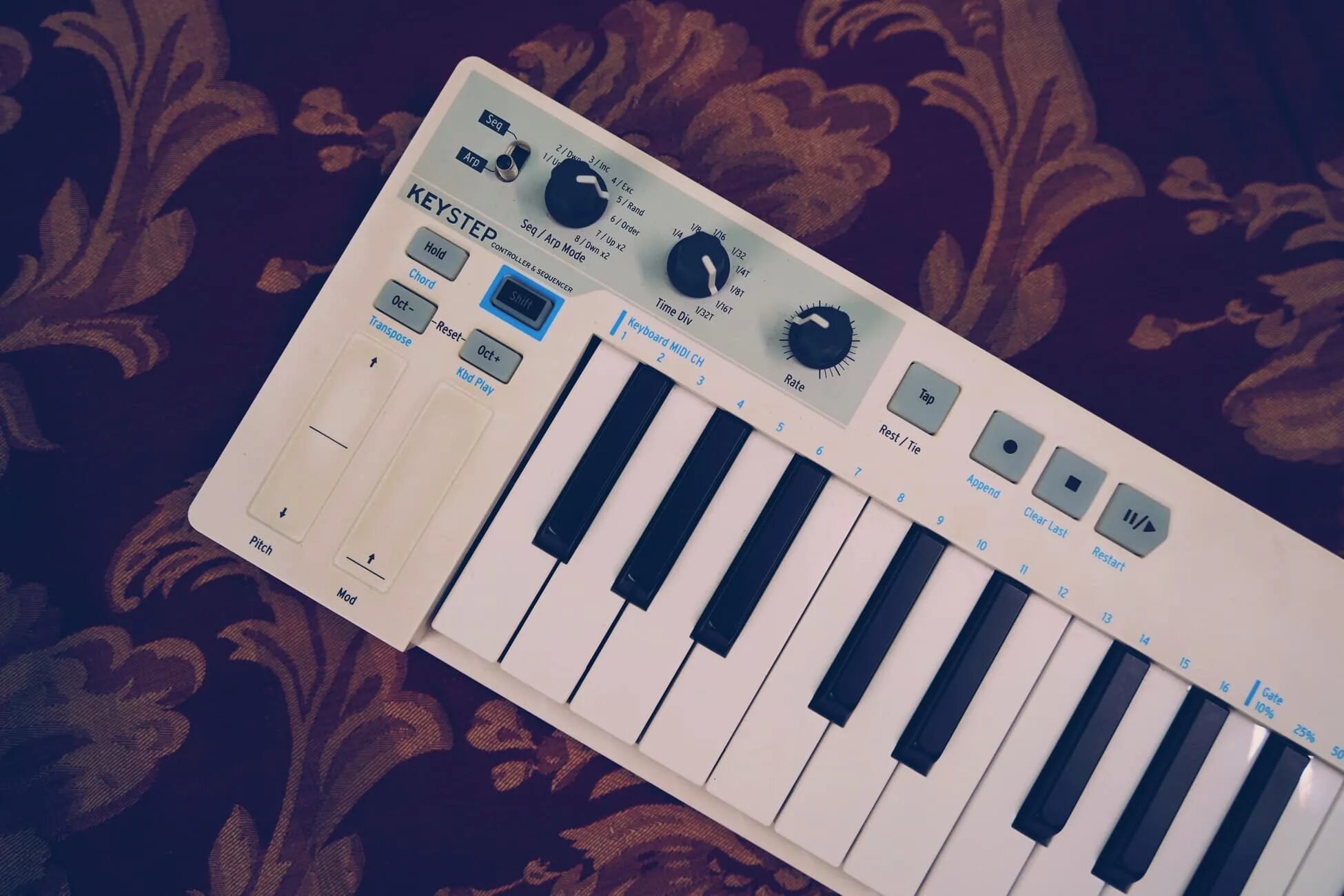 Миди клавиатуры studio. Миди клавиатура для fl studio. midi клавиатура для fl studio. миди клавиатура и фл студио. миди клавиатура для битов.