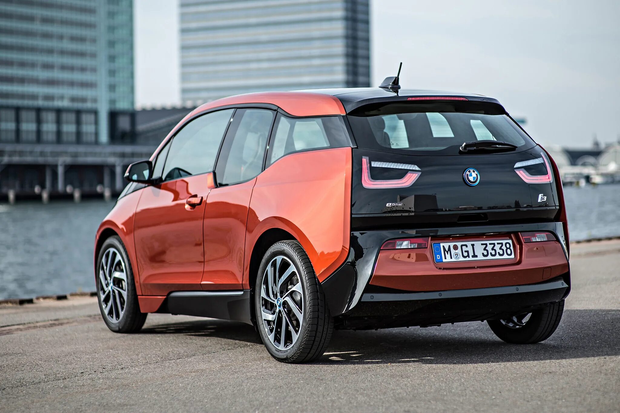 BMW i3 Rear. BMW i3 2013. BMW i3 EDRIVE. BMW электрокар i3.