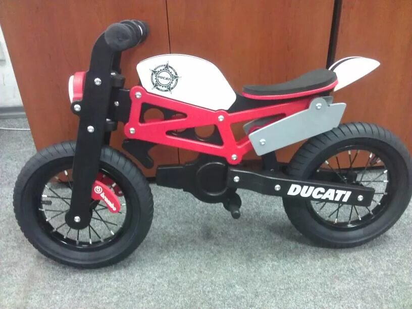 Беговел форум. Беговел Ducati. Детский беговел Ducati. Беговел Kumamon. Беговел в виде мотоцикла.