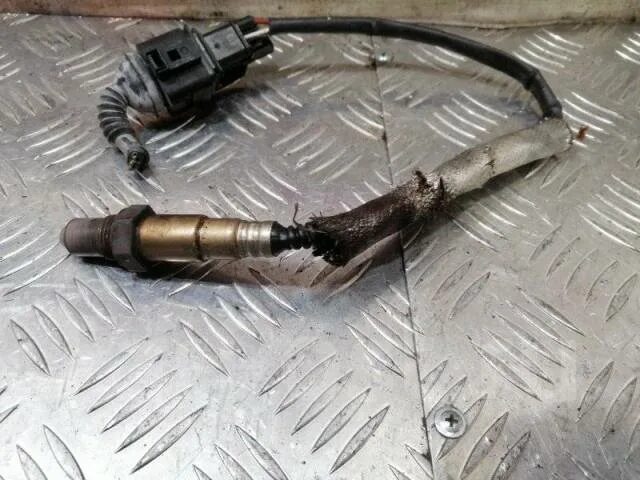 H4m замена датчика кислорода. Замена лямбды ауди. Замена лямбды ауди. Лямбда зонд ауди а4 б5 1. 8.