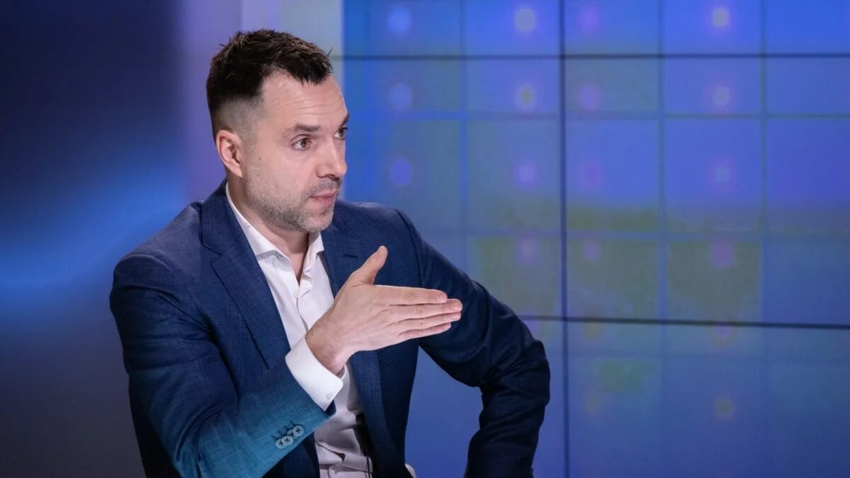 Арестович последнее сегодня новости последнего. Арестович. арестович скандал. арестович фото.