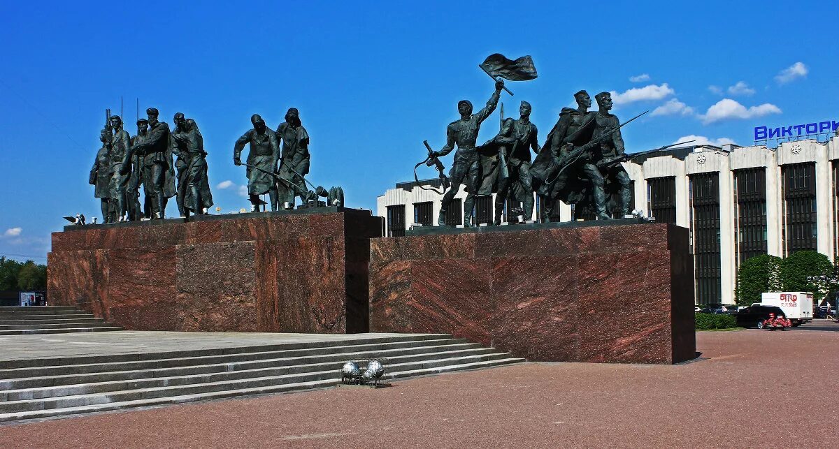 Монумент групп. Крис барретто. Монумент групп. Памятник битлз в ливерпуле. Monuments группа 2022.