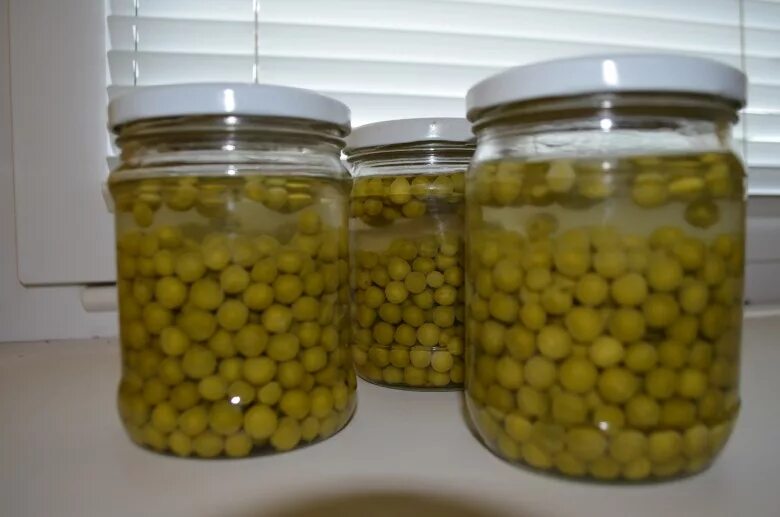 Зелёный горошек консервированный. Горошек консервированный на зиму. Консервированный горошек на зиму без стерилизации. Зелёный горошек консервированный. Рецепт консервированного гороха.