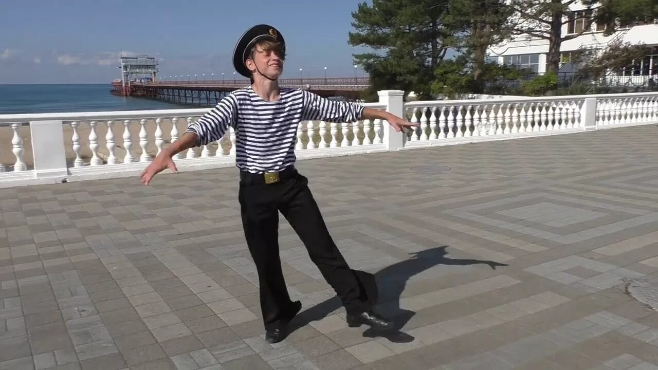 Рутгер гарехт блоггер. Рутгер гарехт. рутгер гарехт оренбург сейчас. рутгер гарехт сейчас 2025. рутгер гарехт яблочко.