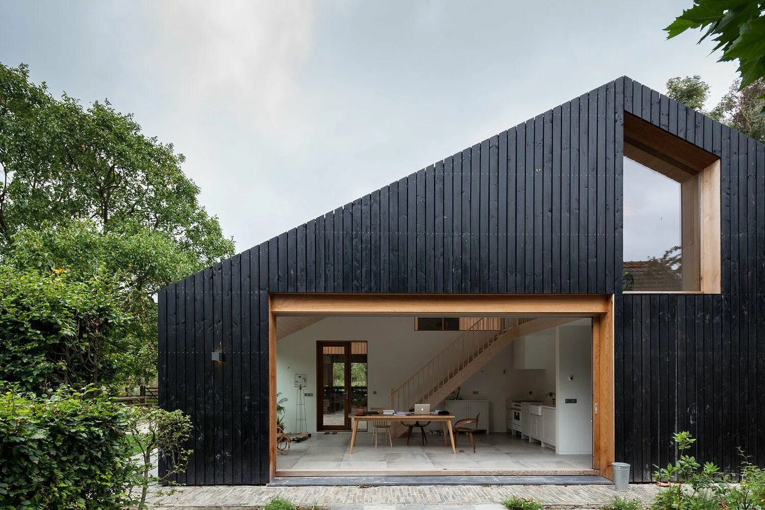 Лучший барнхаус. Барнхаус амбар. дом-сарай barn house. барн хаусы barn house. барнхаус 110.