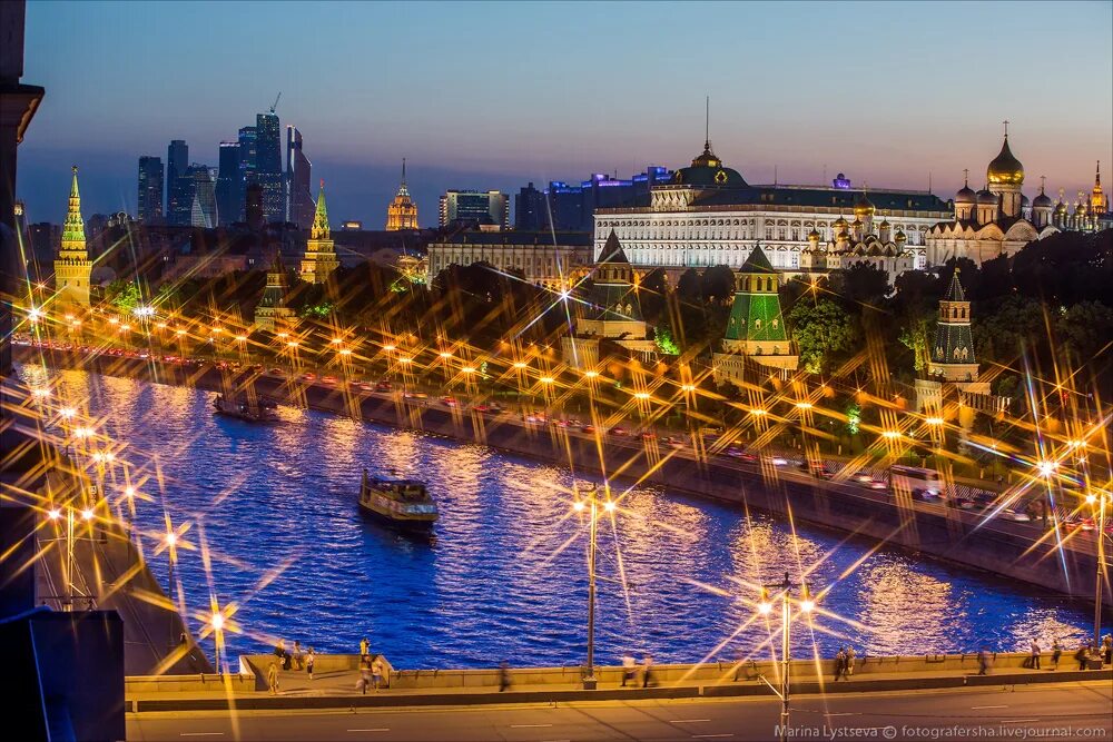 Когда будет вечер в москве. Москва вечером. Вечерняя Москва река. Красивая Москва. Красивые места в Москве.