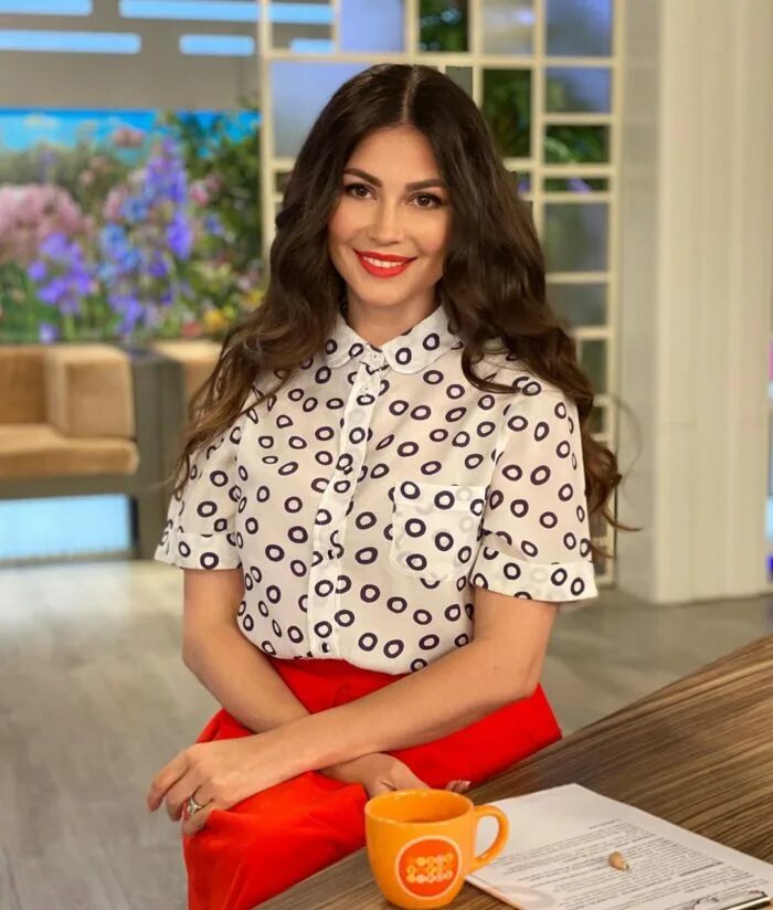 Ведущие доброе утро 1 канал фамилии. Ольга ушакова. телеведущая 1 канала доброе утро ольга ушакова. ольга ушакова 2025. ольга ушакова 2025.