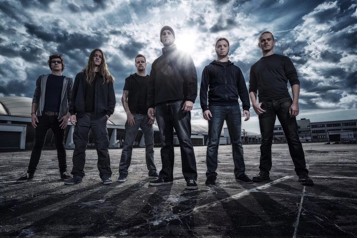 Little dead bertha age of silence. Дед бай дейлайт клоун арт. Dead year. Dead year. Dead year.