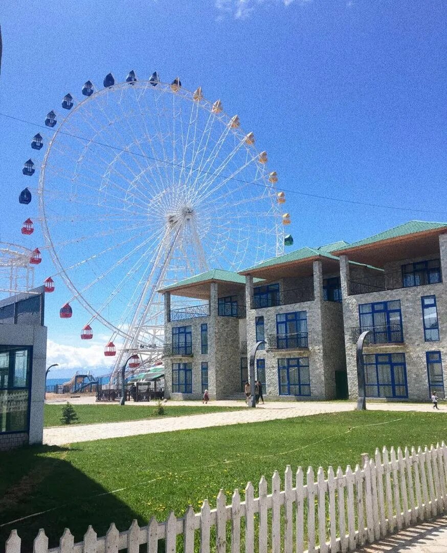 Золотые пески бостери. Чолпон ата бостери. бостери иссык куль. отели бостери иссык куль. колесо обозрения бостери.