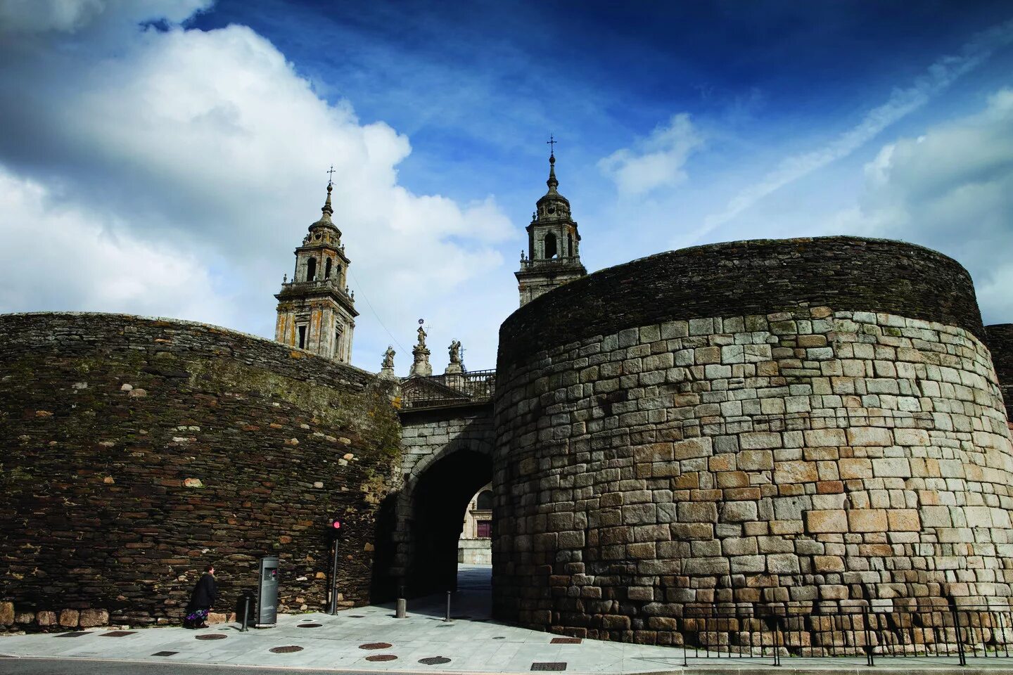 Луго Галисия. Древние римские стены в Городке Луго.. Город Луго Испания. Lugo Galicia Испания. Стены древнего рима