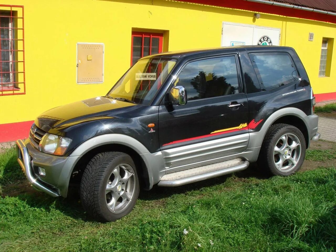 Митсубиси монтеро спорт 2005. 2. Паджеро 1. Митсубиси монтеро 2005. Pajero sport 2008.