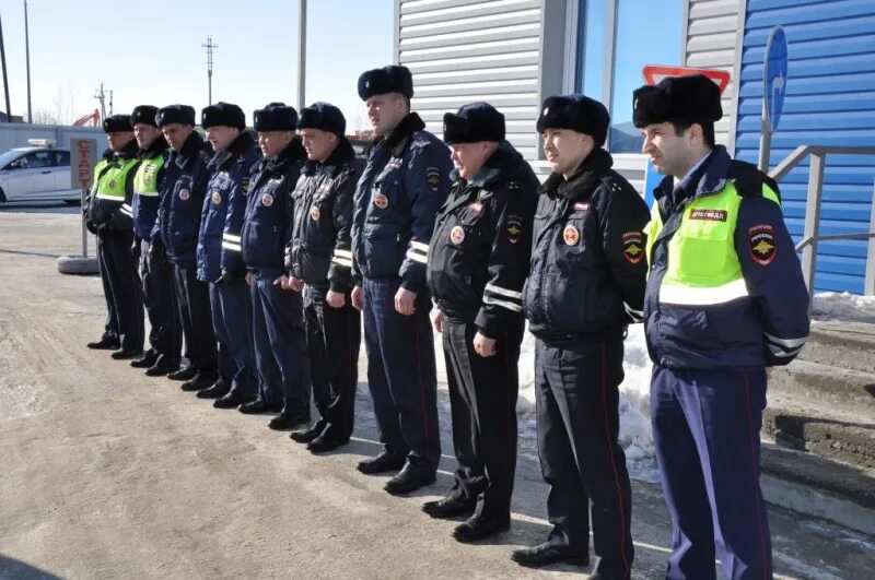 Сотрудники ГАИ Тарко-Сале. ДПС Салехард. ДПС Губкин сотрудники ГИБДД. Сотрудники ДПС город Салехард. Полиция салехард