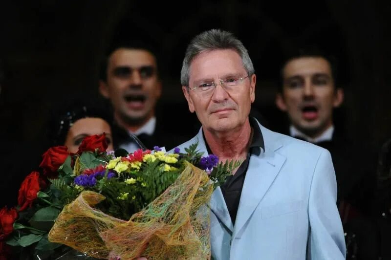 Муз тухманова. Муз тухманова. Тухманов портрет. Муз тухманова. Портрет давида тухманова.