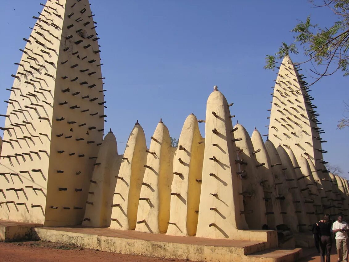 Буркина фасо это. Бобо Диуласо Буркина Фасо. Мечеть бобо Буркина-Фасо. Буркина Фасо столица Уагадугу. Большая мечеть Уагадугу бобо Диуласо.