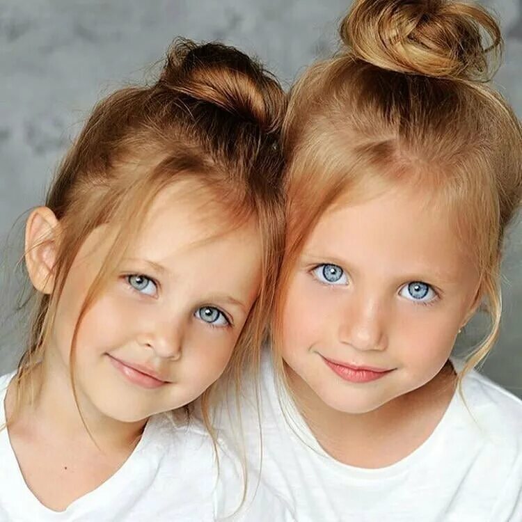 Сёстры клементс. Леа роуз и ава мари клементс. Близнецы. Две одинаковые девочки. Лиа роуз и ава мария.