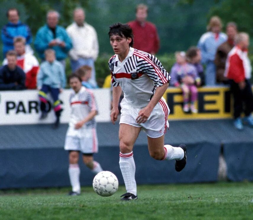 илья цымбаларь. цымбаларь футболист. цымбаларь футболист. цымбаларь футболист. 1969 илья цымбаларь.