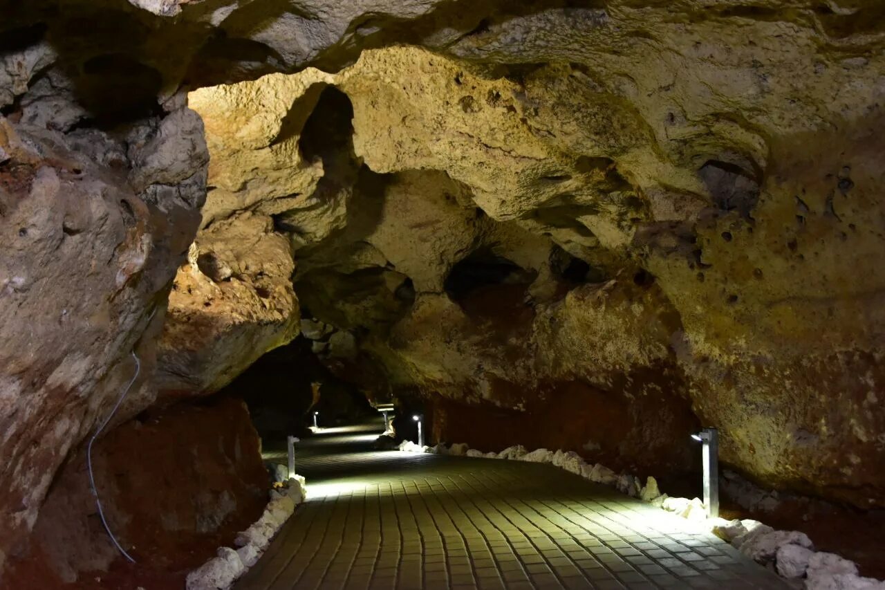 Пещера таврида экскурсии. Пещера Таврида в Крыму. Зуя пещера Таврида. Севастополь пещера Таврида. Новая пещера Таврида.