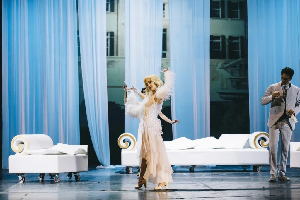 Великий гэтсби мюзикл санкт петербург. Сергей коровин мюзик-холл великий гэтсби. Мюзикл великий гэтсби спб. Великий гэтсби мюзикл санкт петербург. Мюзик холл гэтсби великий гэтсби.